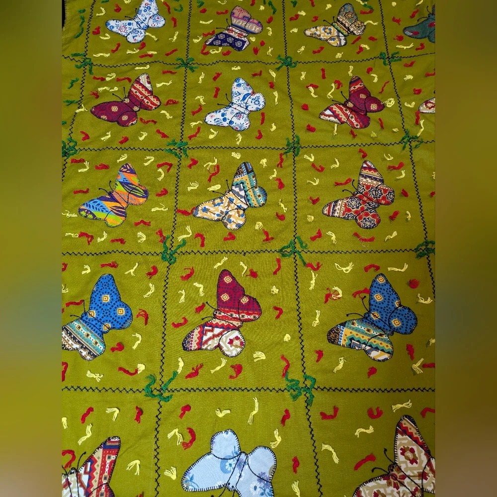 Handmade quilt by Nana 1973 - Picture 3 of 4